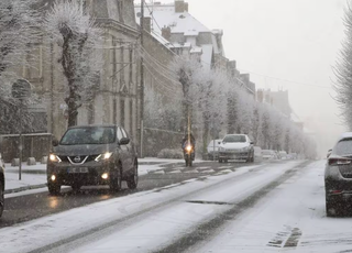 Quand les usines en France font tomber la neige ! Neige industrielle, quel est ce mystérieux phénomène ?