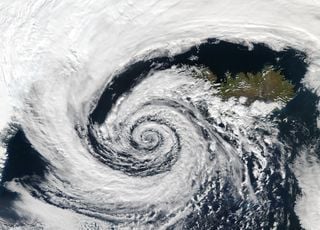 Quand une bombe cyclonique booste une rivière atmosphérique, à quoi faut-il s'attendre ?