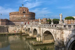 La notte in cui la salma di un Papa rischiò di essere gettata nel Tevere, a Roma