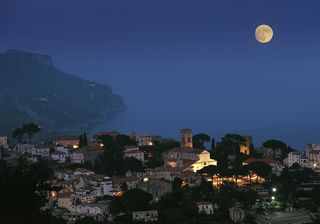 La Luna piena di aprile al perigeo: sarà "Superluna". Ecco quando