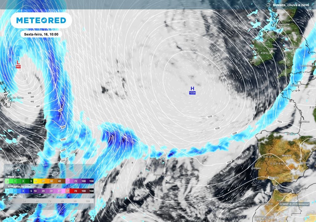 Situação sinótica O anticiclone mantém Portugal protegido da precipitação, enquanto uma frente atlântica contorna as altas pressões e se aproxima da Península Ibérica.