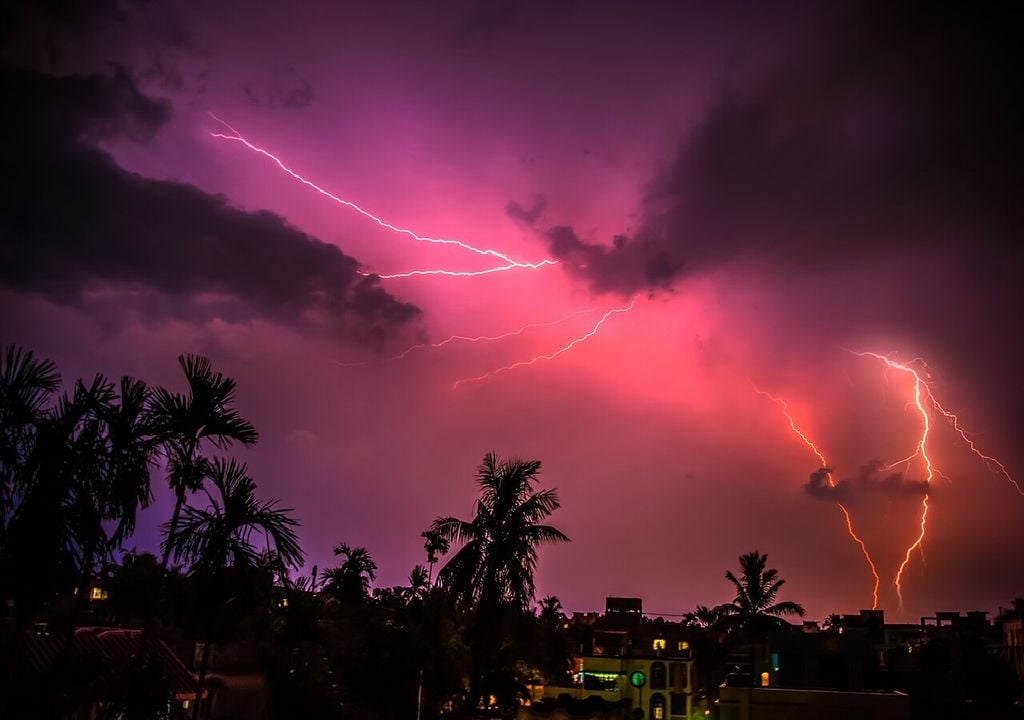 monções na Índia (tempestade de relâmpagos)