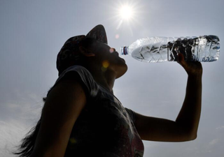 Quase 5 bilhões de pessoas no mundo sofreram com ondas de calor no mês de junho, aponta relatório