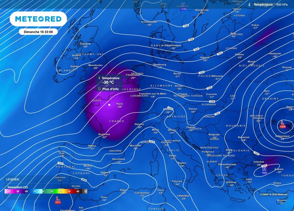 Goutte froide dimanche soir La goutte froide, composée d'air froid à -30°C à l'altitude 500 hPa, est ici bien visible sur la France dimanche soir, se déplaçant d'Est en Ouest sous l'anticyclone.