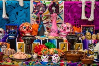¿Qué comen nuestros espíritus que nos visitan en Día de Muertos? Descubre 5 platillos típicos en la ofrenda mexicana 