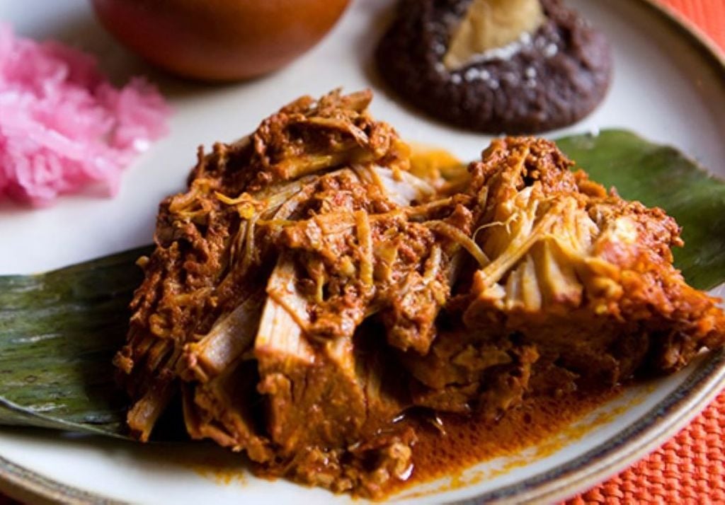 La cochinita pibil es la estrella de corona de la gastronomía yucateca La cochinita pibil es la estrella de corona de la gastronomía yucateca