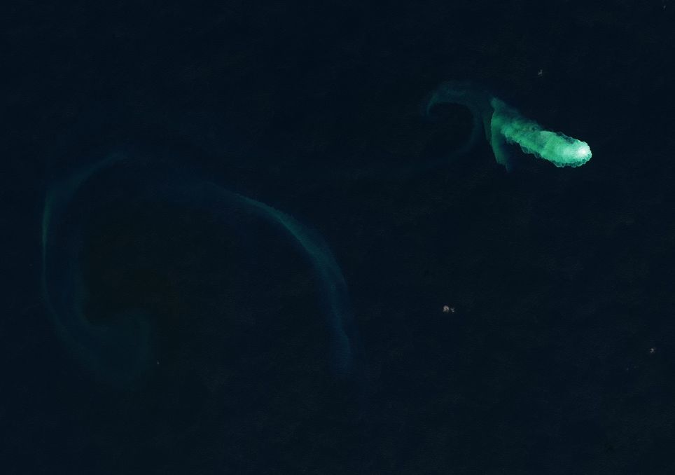 Erupción; volcán submarino Kaitoku Erupción; volcán submarino Kaitoku