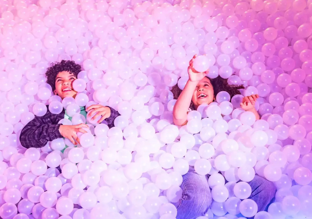 Actualmente, se está presentando en Santiago la experiencia multisensorial Dopamine Land. Crédito: Dopamine Land.