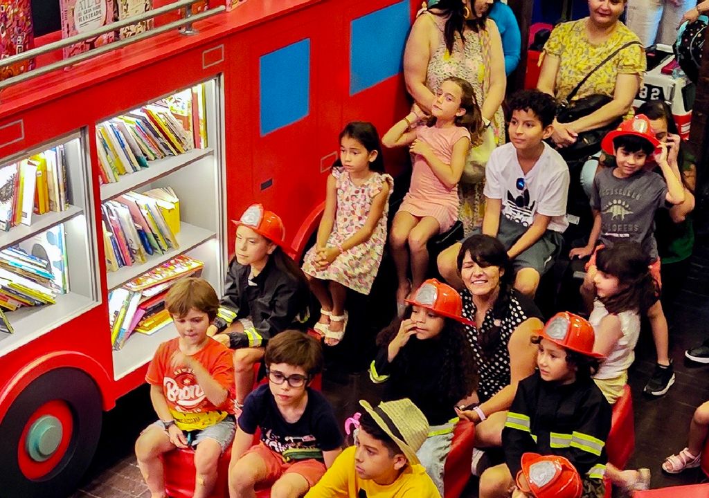 Actividades para niños en el Museo de Bomberos de Santiago. Actividades para niños en el Museo de Bomberos de Santiago.