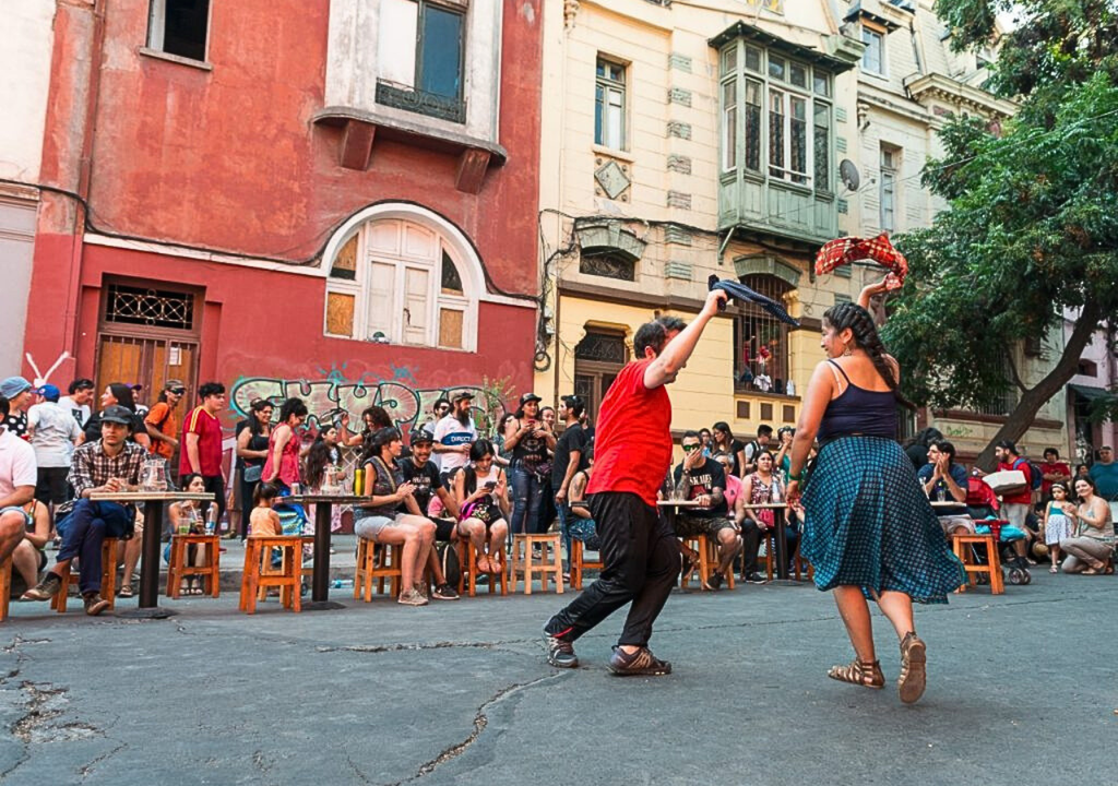 Fiesta del Roto Chileno en el Barrio Yungay. Fiesta del Roto Chileno en el Barrio Yungay.