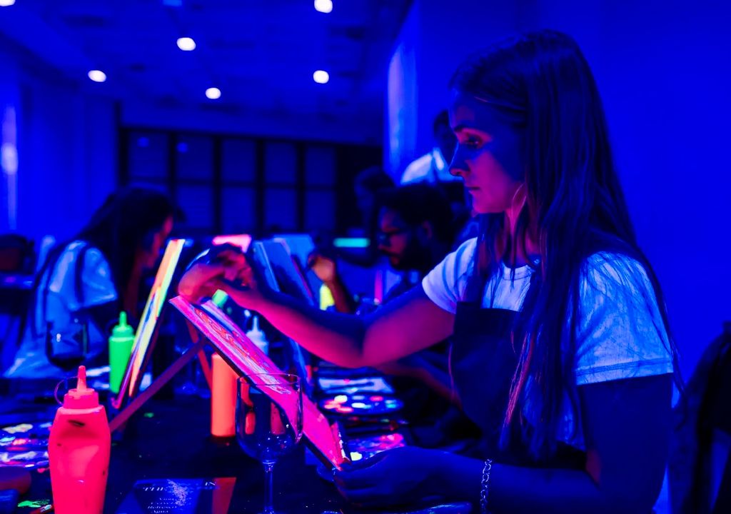 Neon Brush en Santiago. Neon Brush en Santiago.