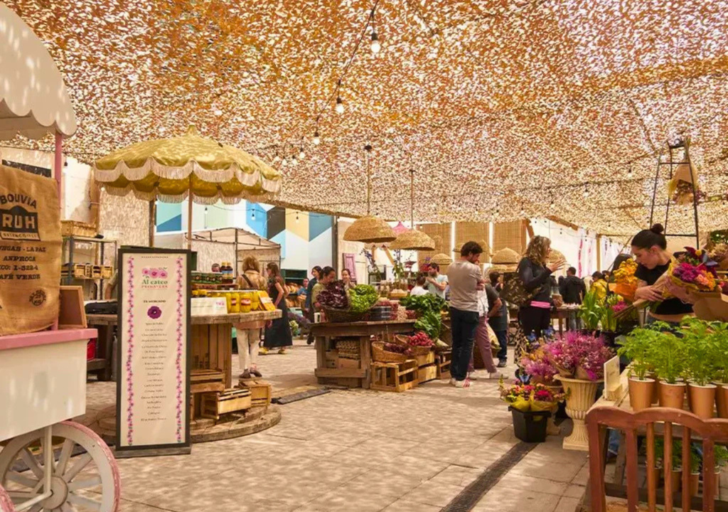 Este fin de semana se realizará una nueva versión de la feria Al Cateo. Crédito: casacostanera.cl