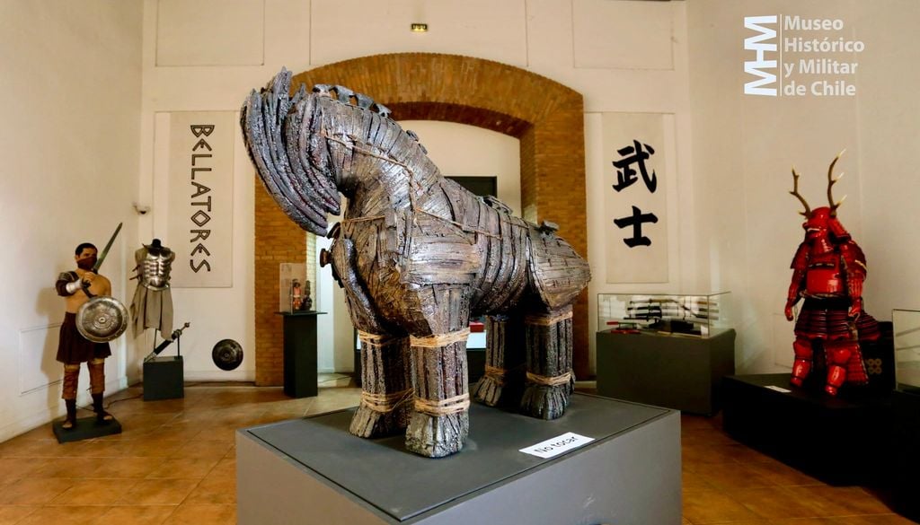 Exhibición “Guerreros” en Museo Histórico y Militar de Chile. La exhibición “Guerreros” invita a descubrir la evolución del equipamiento militar durante las épocas Antigua y Medieval. Crédito: Museo Histórico y Militar de Chile.