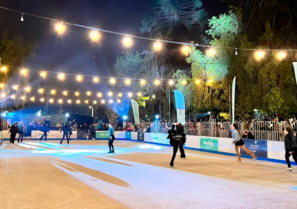 Pista de hielo del Parque Bustamante. Pista de hielo del Parque Bustamante.