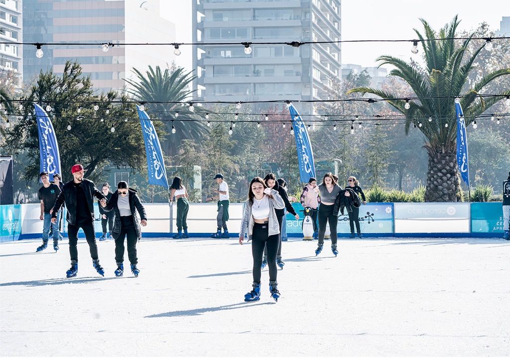 Pistas de hielo en Parque Bustamante y en Parque Araucano.