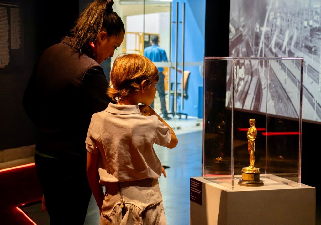 En la muestra de Cine en Chile se pueden ver los dos premios Oscar ganados por producciones chilenas. Crédito: Servicio Nacional de Patrimonio Cultural.