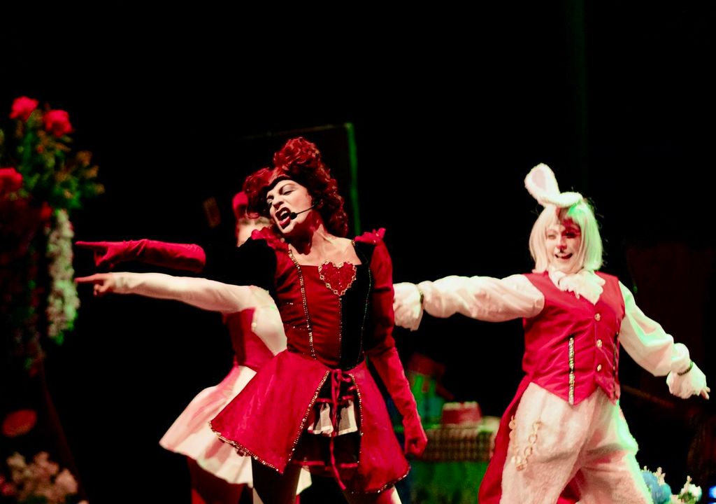 Alicia, el Musical de las Maravillas en Santiago. Alicia, el Musical de las Maravillas en Santiago.