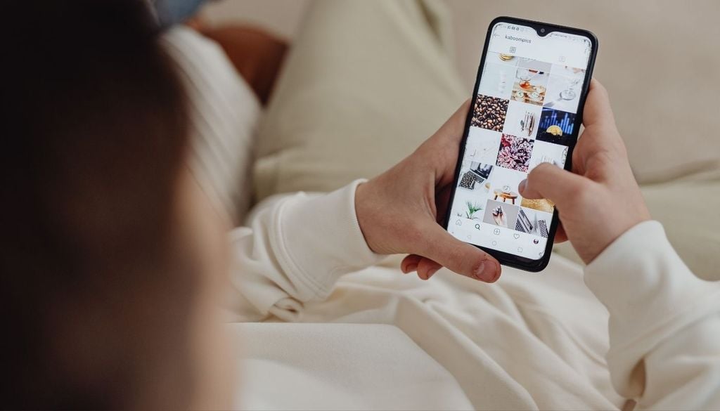 La demanda alega que Meta diseñó deliberadamente funciones como los algoritmos de recomendación, el scroll infinito y las notificaciones para ser adictivas.