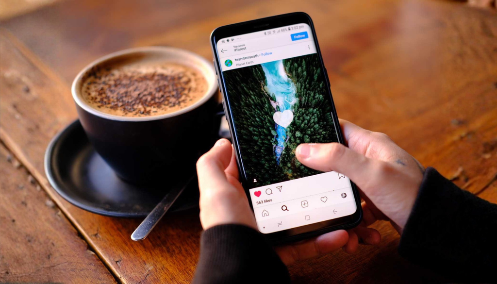 El uso intensivo de Instagram se ha asociado en distintos estudios con mayores niveles de ansiedad, estrés y síntomas depresivos, aunque esta relación no demuestra que la plataforma sea la causa directa de estos problemas de salud mental.