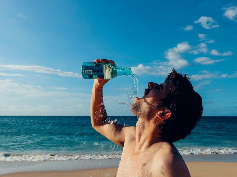 La hidratación es fundamental para hacer frente al calor. La hidratación es fundamental para hacer frente al calor.