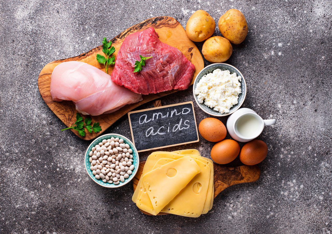 Sostituire latticini e carne riduce le emissioni di gas serra, il consumo di acqua e l'uso del suolo.