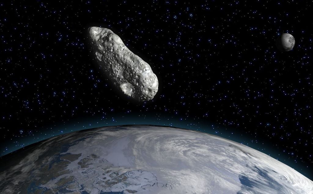 La mayoría de los asteroides tienen forma irregular, aunque algunos son casi esféricos y suelen tener hoyos o cráteres.