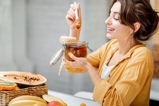 Qu'est-ce qui augmente le plus la glycémie, le sucre ou le miel ?