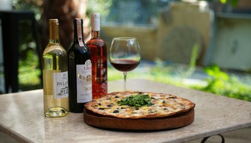 &iquest;Qu&eacute; vino elegir para cada pizza? Cuatro maridajes para disfrutar como un experto