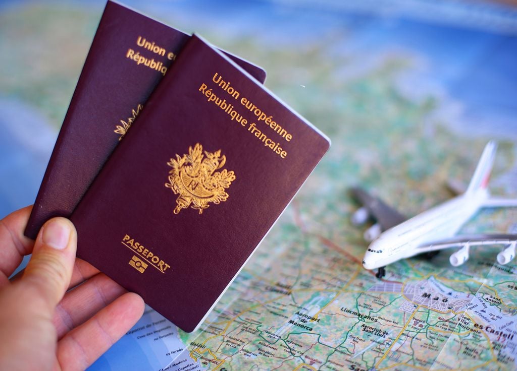 Francia ocupa el tercer puesto en pasaportes más potentes. Francia ocupa el tercer puesto en pasaportes más potentes.