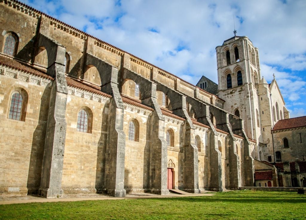 L'abbaye de Vézelay en Bourgogne. L'abbaye de Vézelay en Bourgogne.