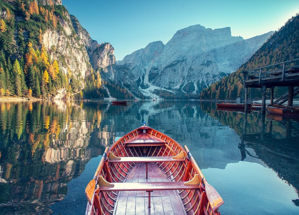 Barques sur le lac de Braies, dans le Sud Tyrol.