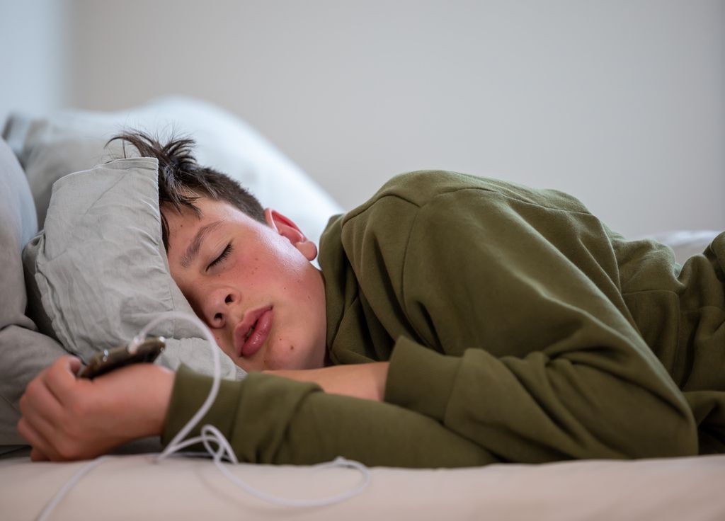 Is sleeping near your mobile phone dangerous for your health?