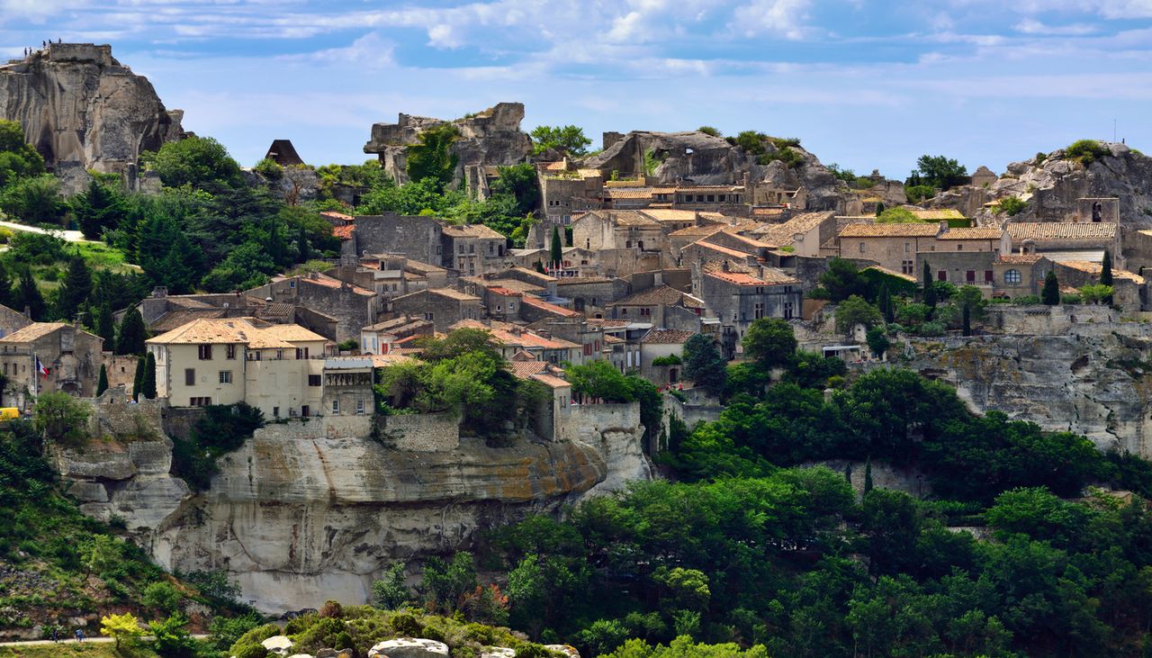 Les Baux-de-Provence, dans les Alpilles, regorge de produits locaux : vin, huile d'olive, tapenade, miel...
