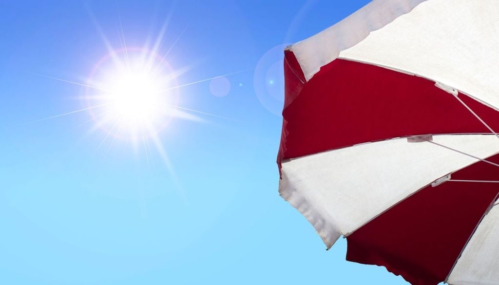Ondata di calore. Questa aria subtropicale è già molto calda. Quando raggiunge l’Europa continentale, riscalda l’intera colonna atmosferica dal suolo fino a 8-10 km di quota.