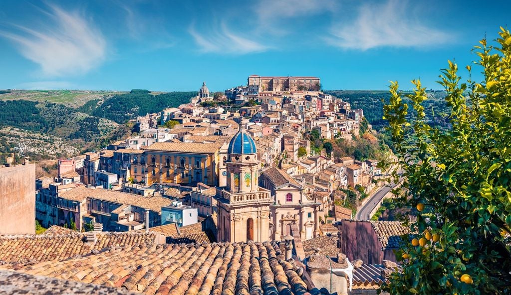 Una veduta di Ragusa, in Sicilia. Venne rasa al suolo dal sisma di fine '600.