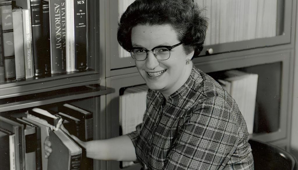 Nancy Grace Roman nel suo ufficio alla NASA negli anni ’60. NASA