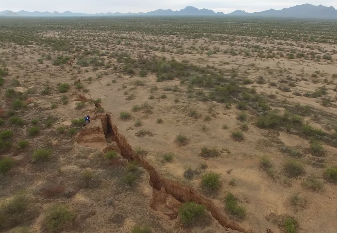 Etats-Unis : La vidéo effrayante d'une énorme fissure sur le