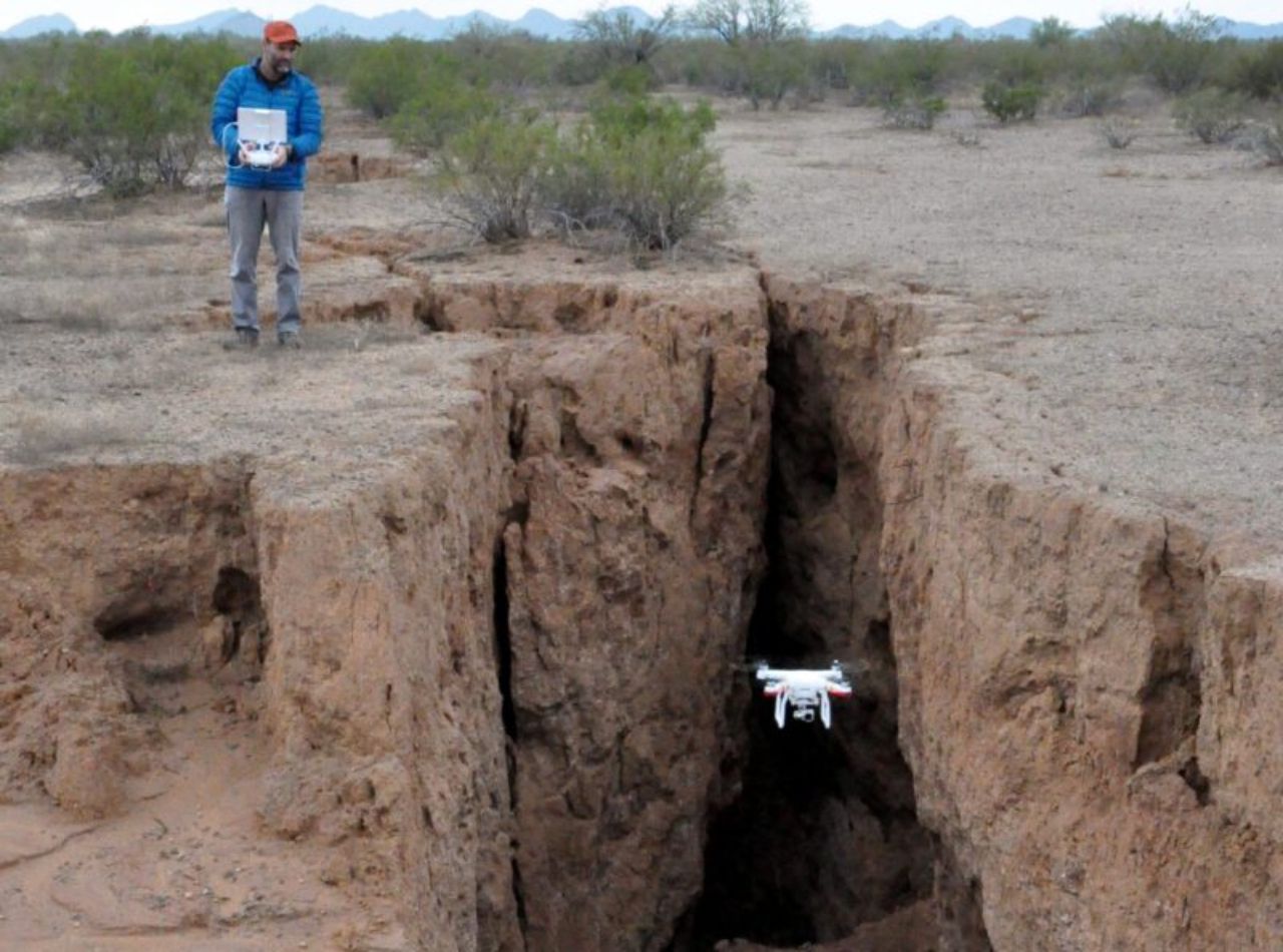 Giant cracks in the ground are appearing across the United States. What's  causing them?
