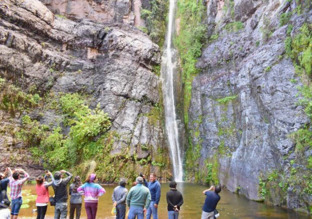 Santuario de la Naturaleza Raja de Manquehua - Poza Azul. Santuario de la Naturaleza Raja de Manquehua - Poza Azul.