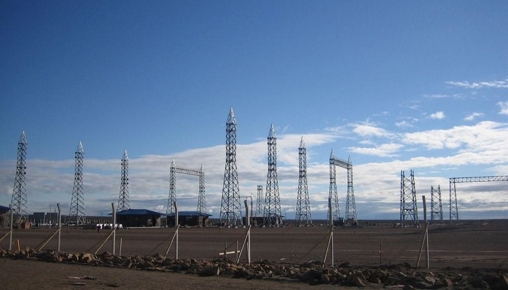 La preocupación más reciente está relacionada con el proyecto Los Cóndores–Río Diamante, una línea de transmisión eléctrica de 500 kV que busca conectar los sistemas eléctricos de Chile y Argentina. Créditos de la imagen: Diario San Rafael.
