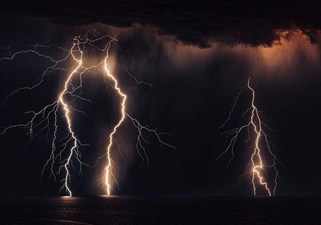 Rayo cae en Lignano Sabbiadoro, Italia, Meteored, Chile Rayo cae en Lignano Sabbiadoro, Italia, Meteored, Chile