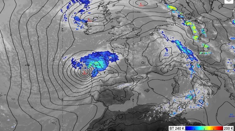 Imagen infrarroja realzada de la borrasca Miguel a las 12 UTC del 6 de junio de 2019 junto con el mapa de presión en superficie del modelo HRES-ECMWF en línea negra. EUMETRAIN Imagen infrarroja realzada de la borrasca Miguel a las 12 UTC del 6 de junio de 2019 junto con el mapa de presión en superficie del modelo HRES-ECMWF en línea negra. EUMETRAIN