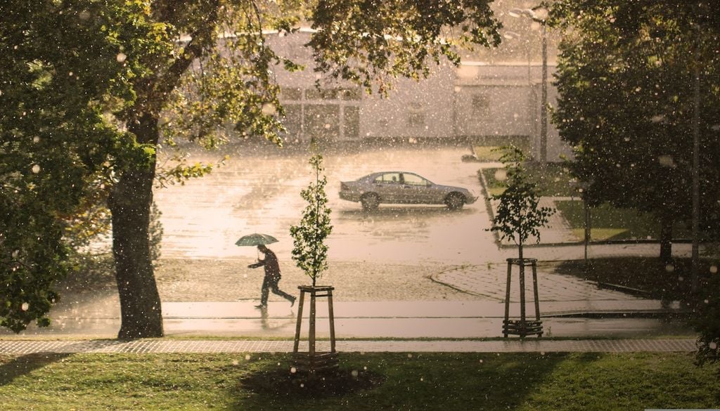 La pluie d'été résulte également d'une constante météorologique