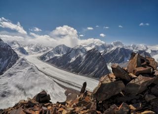 R&eacute;chauffement climatique : peut-on sauver les glaciers de la plan&egrave;te gr&acirc;ce &agrave; la glace ancienne du Tadjikistan ?