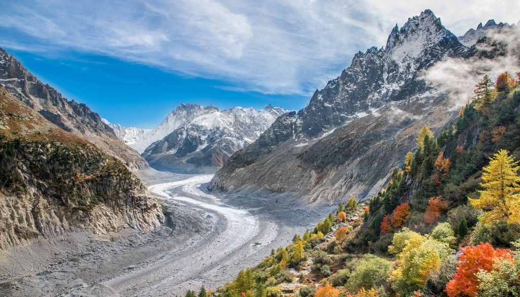 La Mer de Glace, menacée par l'accélération du réchauffement climatique, pourrait disparaître d'ici 2100. La Mer de Glace, menacée par l'accélération du réchauffement climatique, pourrait disparaître d'ici 2100.