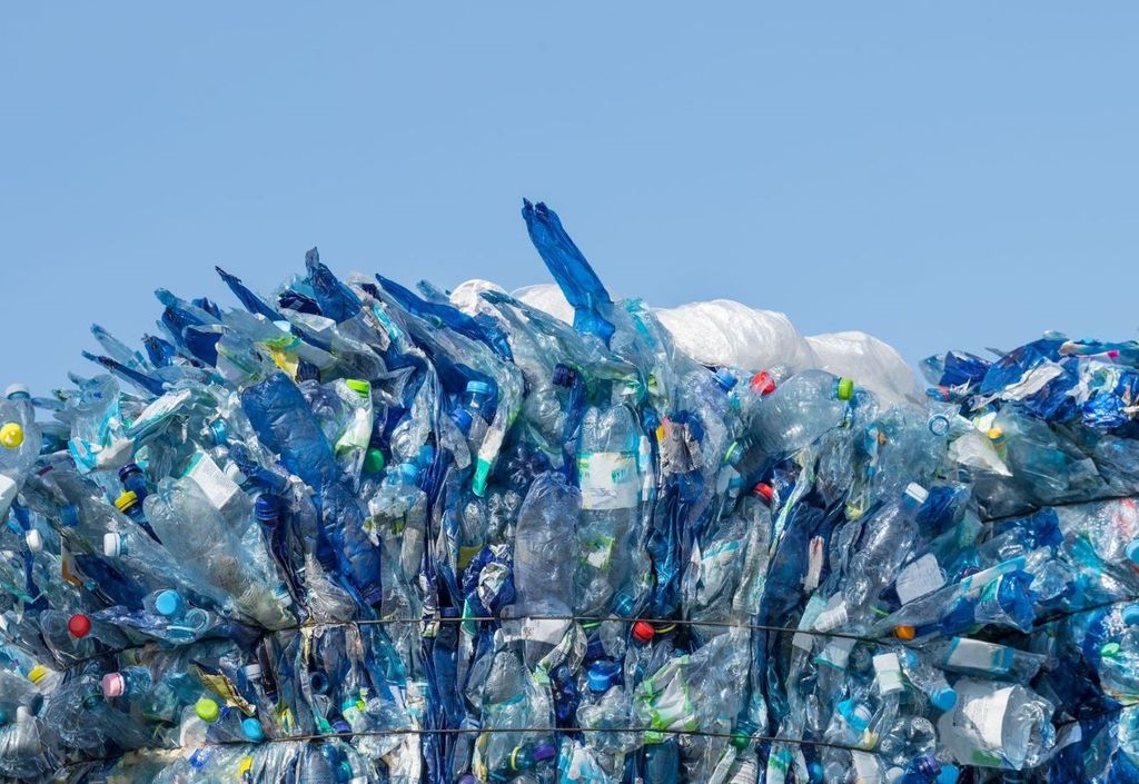Reutilizar, reducir y reciclar, las tres erres para salvar al planeta Reutilizar, reducir y reciclar, las tres erres para salvar al planeta