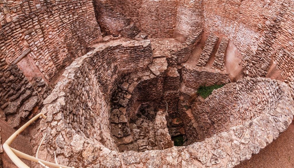 La Motilla del Azuer est le site archéologique le plus représentatif de l’âge du bronze dans la région de La Manche. La Motilla del Azuer est le site archéologique le plus représentatif de l’âge du bronze dans la région de La Manche.