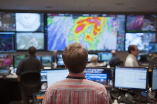 Récords meteorológicos en juego: IA vs. pronóstico numérico; ¿quién acierta cuando el tiempo supera los límites?