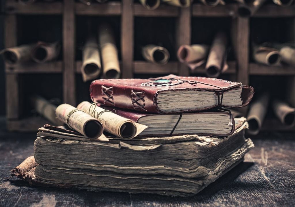 Nei conventi medievali si usava riciclare le pergamene cancellando i testi già presenti, poiché fatte di materiali costosi