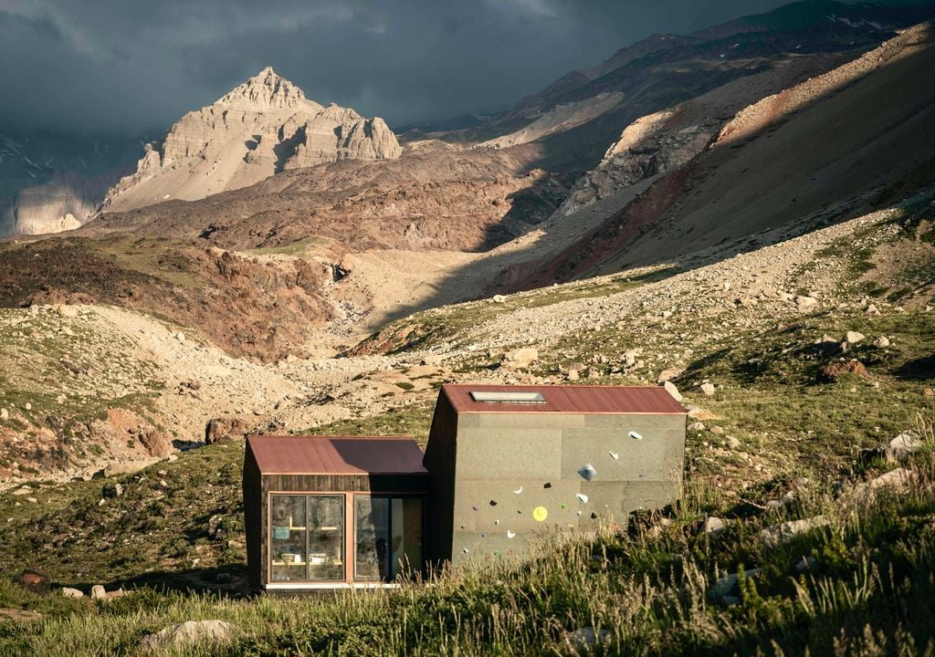 Refugio Volcán Tupungato, Valle Colorado.